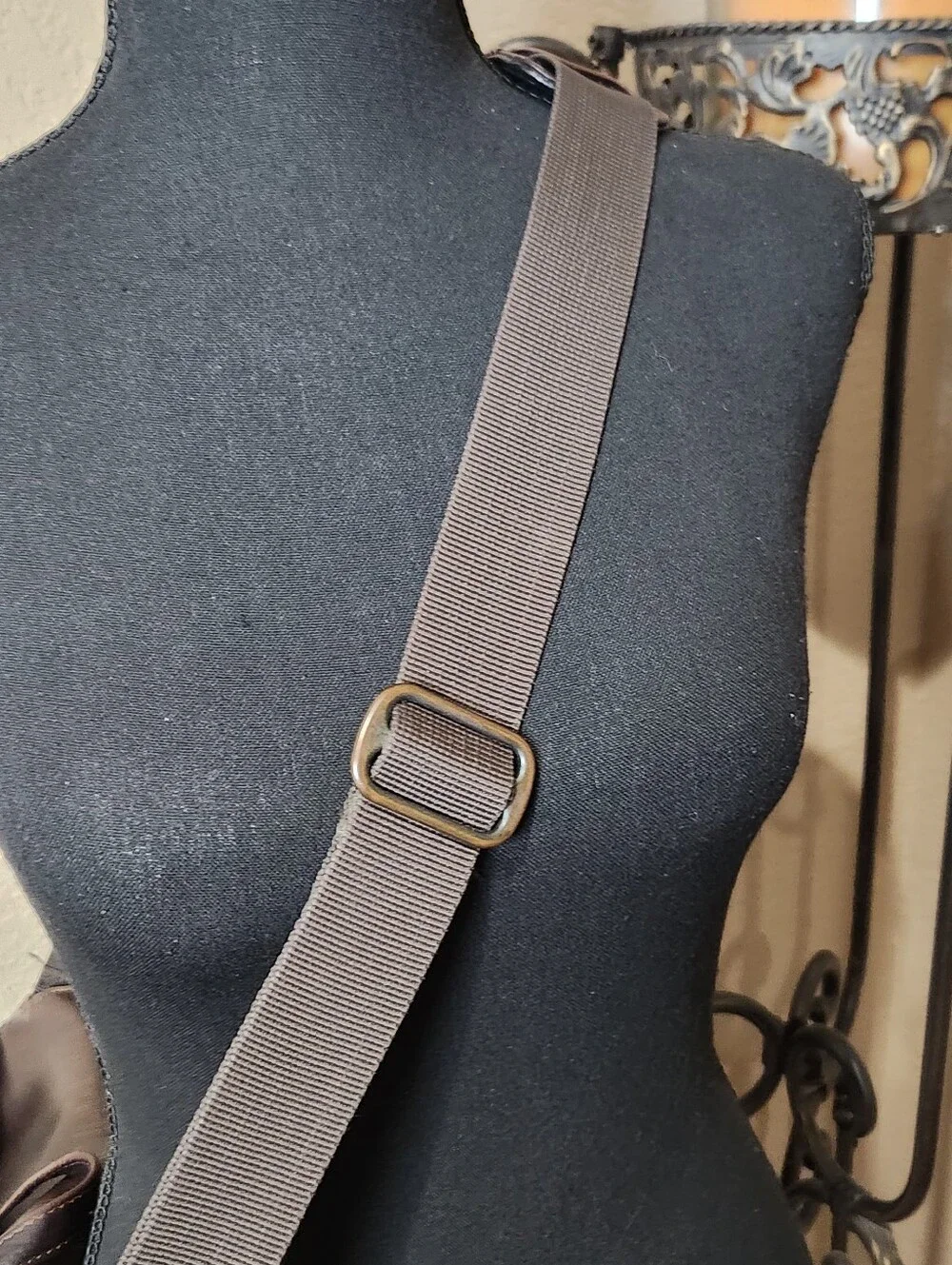 Kenneth Cole Reaction Risky Businesd Dark Brown Leather Messenger Bag